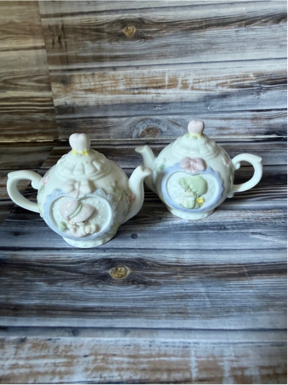 Precious moments vintage 1993 girls having tea teapot salt and pepper shakers